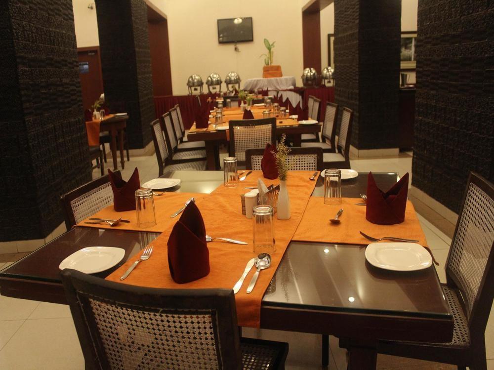 Chanakya Bnr Hotel Ранчи Экстерьер фото