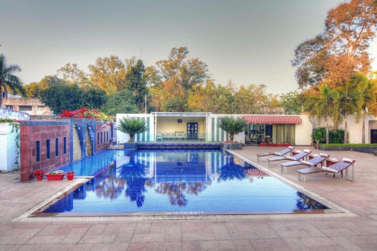 Chanakya Bnr Hotel Ранчи Экстерьер фото