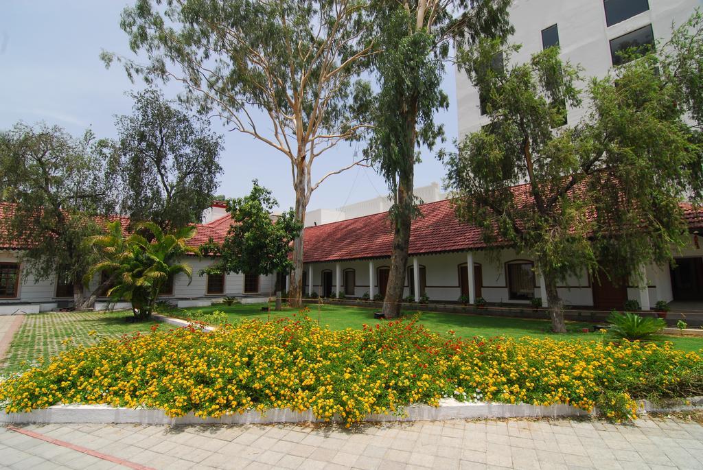 Chanakya Bnr Hotel Ранчи Экстерьер фото