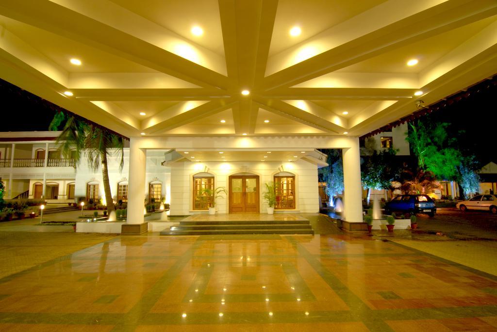 Chanakya Bnr Hotel Ранчи Экстерьер фото