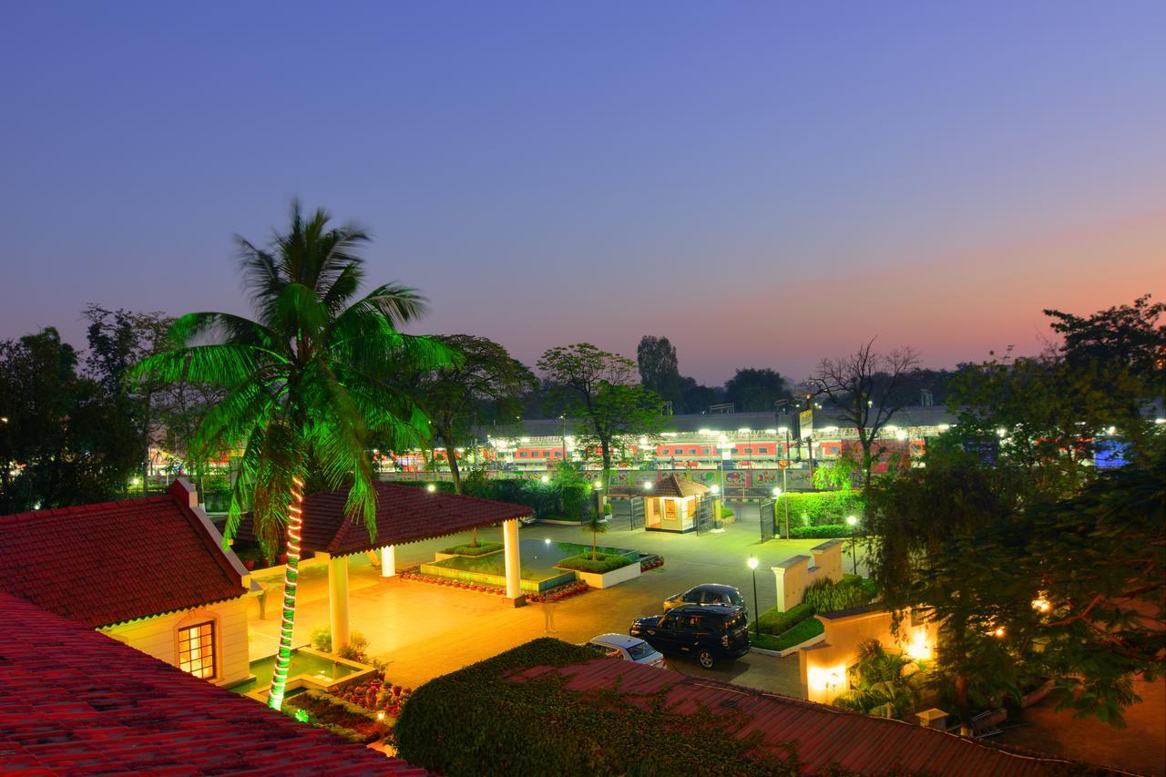 Chanakya Bnr Hotel Ранчи Экстерьер фото
