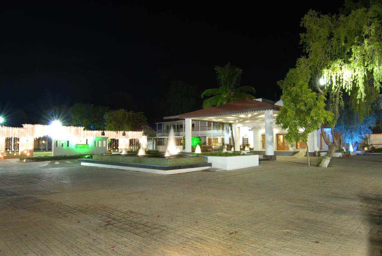 Chanakya Bnr Hotel Ранчи Экстерьер фото