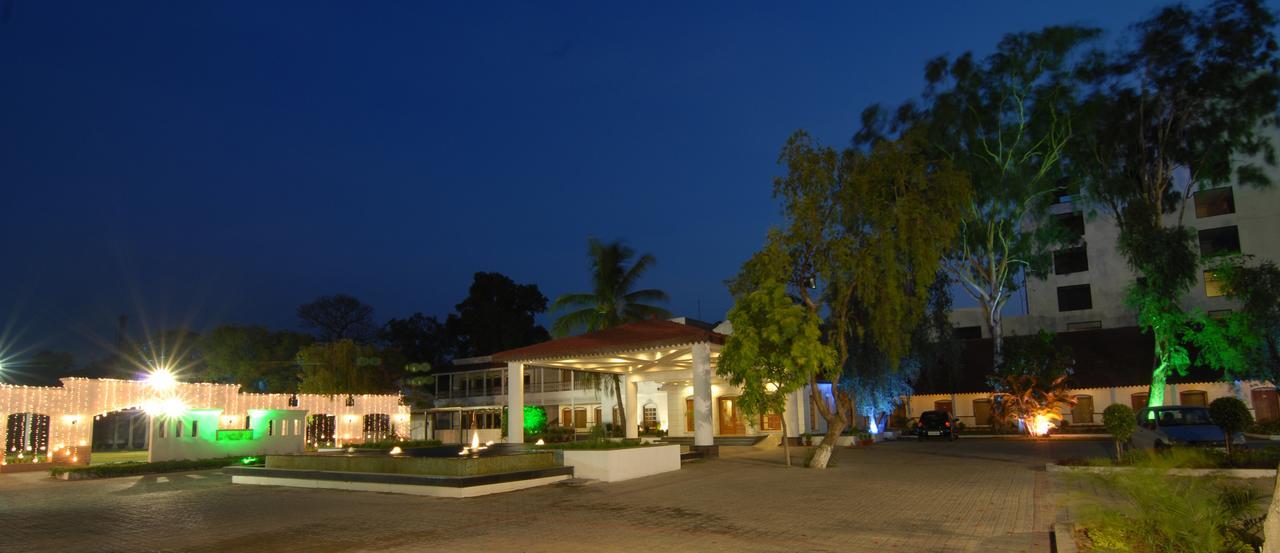 Chanakya Bnr Hotel Ранчи Экстерьер фото