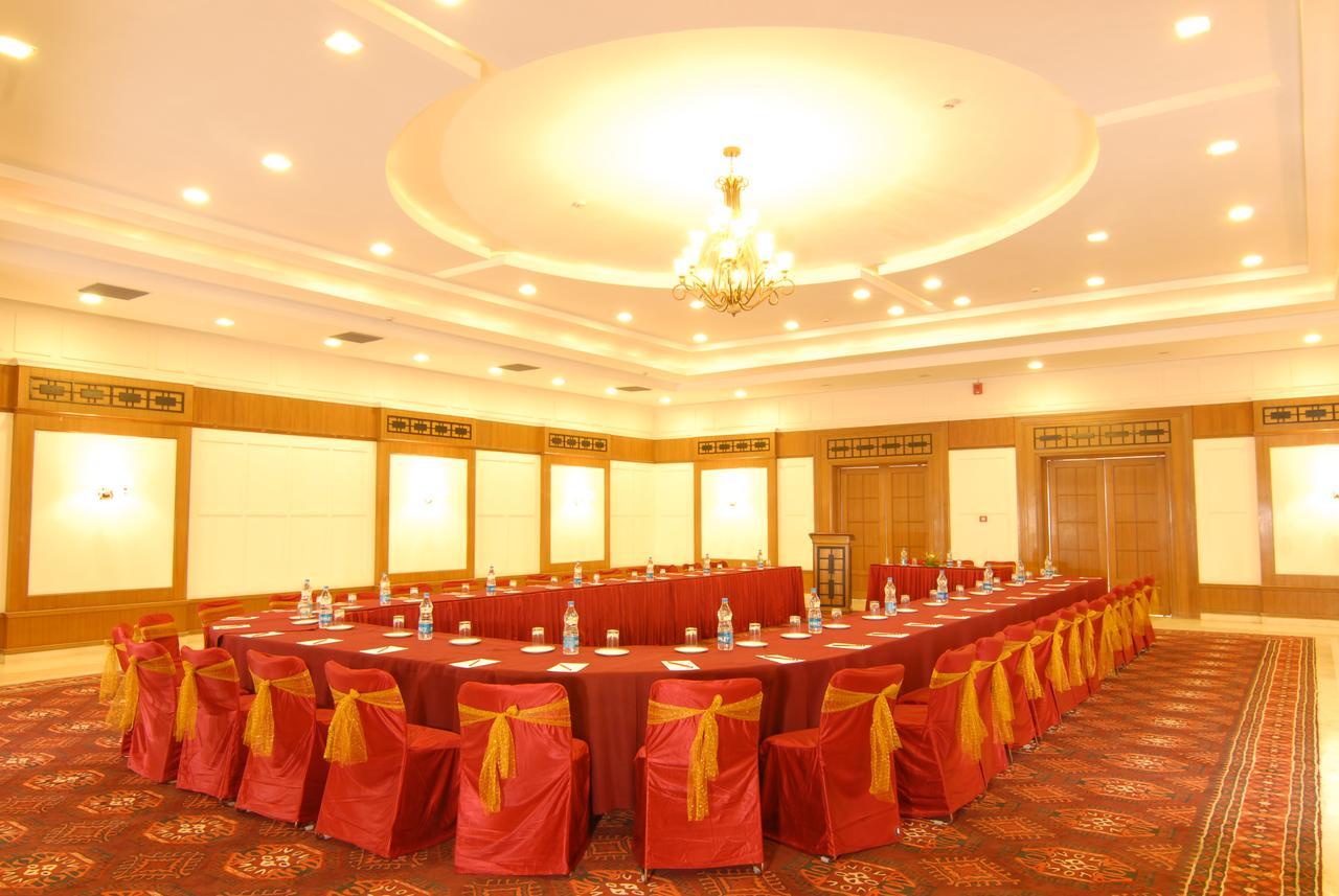Chanakya Bnr Hotel Ранчи Экстерьер фото