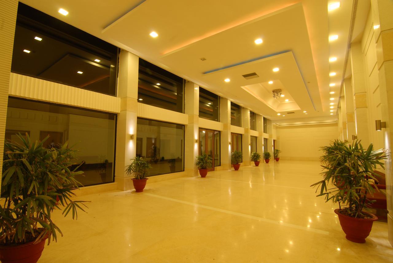 Chanakya Bnr Hotel Ранчи Экстерьер фото